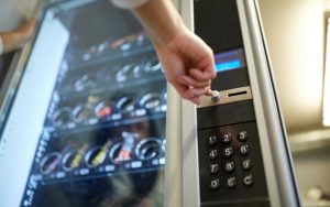 Máquinas automáticas de vendas: saiba como aproveitá-las
