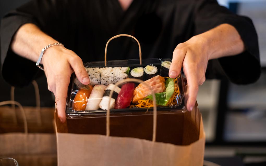 Aprenda a montar um sushi delivery: veja dicas e receitas para lucrar