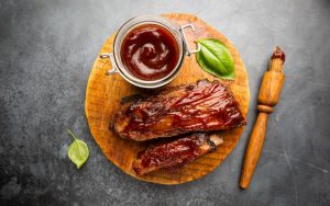 Molho é margem: churrasco com sabor, lucro e experiência