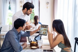 À la carte, self service ou delivery: qual escolher?