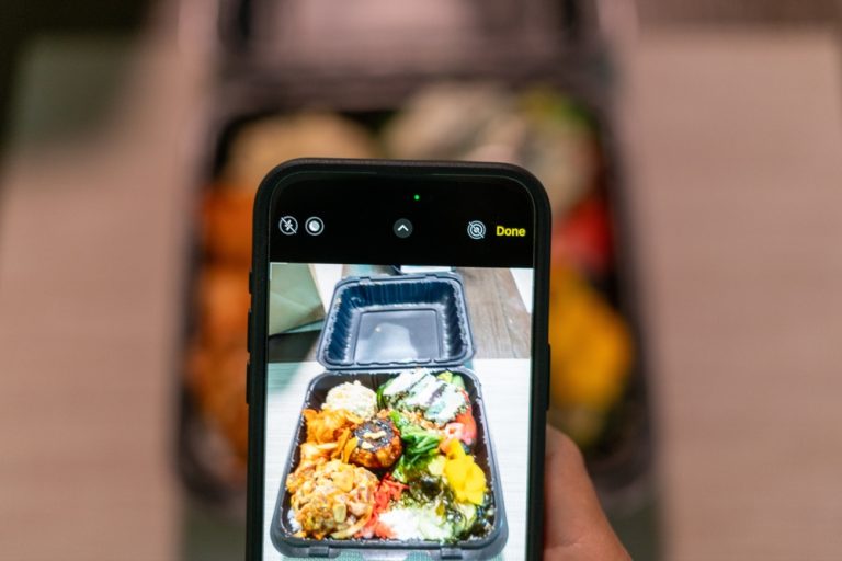 Golpe no delivery: proteja-se de imagens manipuladas com IA