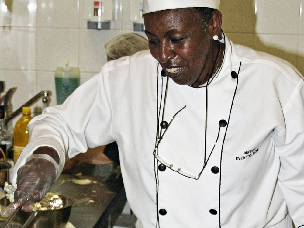 Benê Ricardo: mulher negra pioneira na cozinha brasileira
