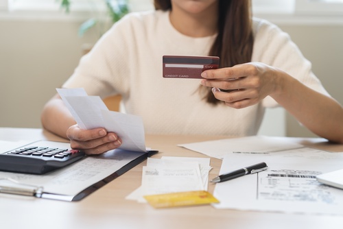 Empreendedora quitando dívidas com Prospera MEI